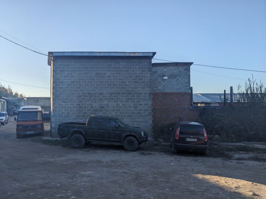 ПРОДАМ Гараж склад сто 2 поверха і пдвал  пещяний  кар'єр