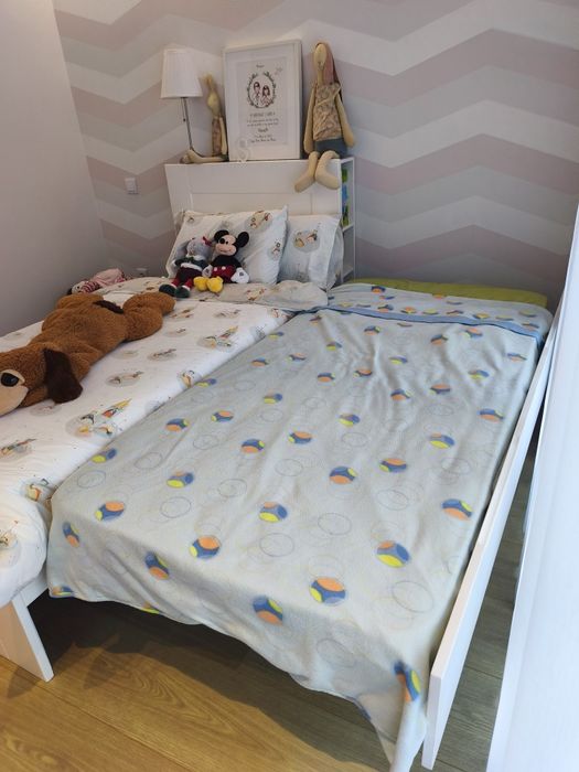 Mobilia de solteiro com estrado elevatório