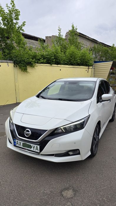 Авто Nissan Leaf