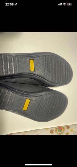 Sapatos 24 horas como novos