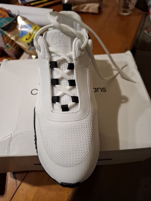 Продам кросівки CK