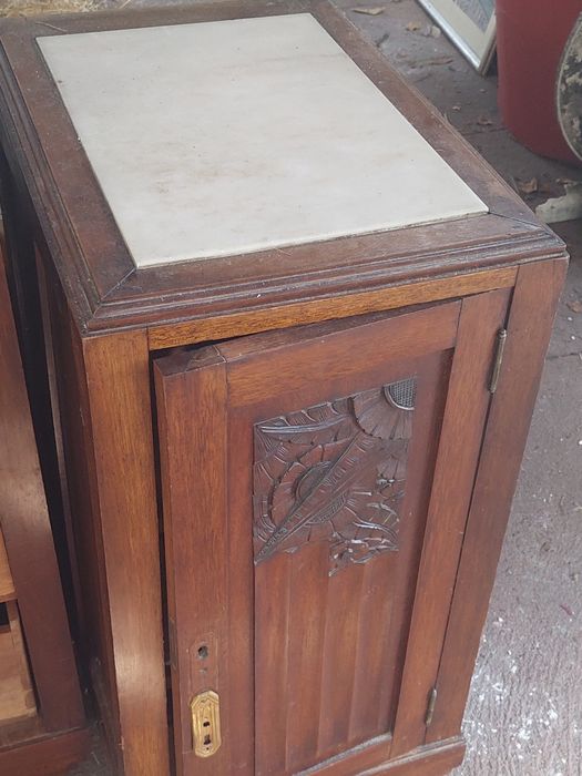 Mesinhas de cabeceira antigas