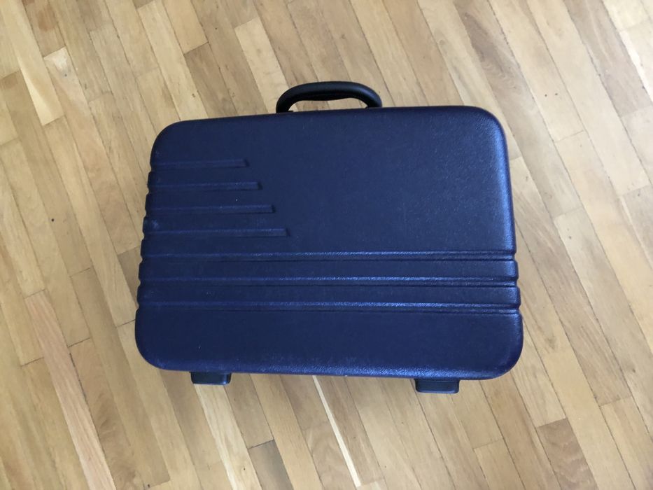 Валіза дорожня