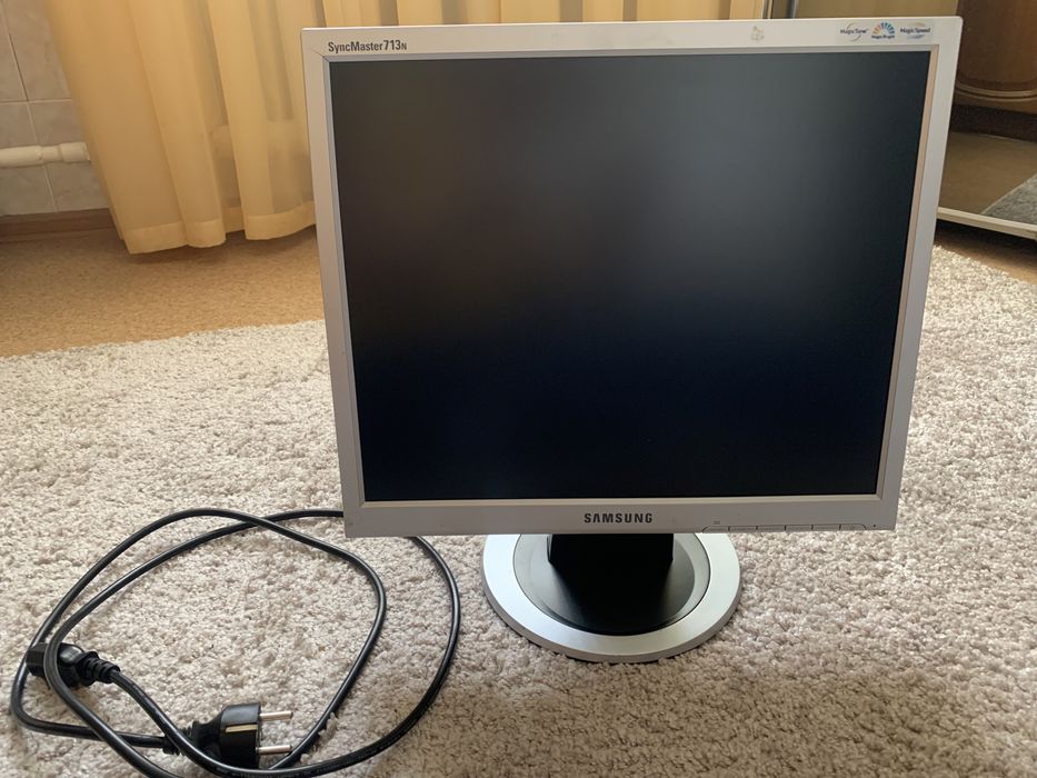Монитор Samsung SyncMaster 713n