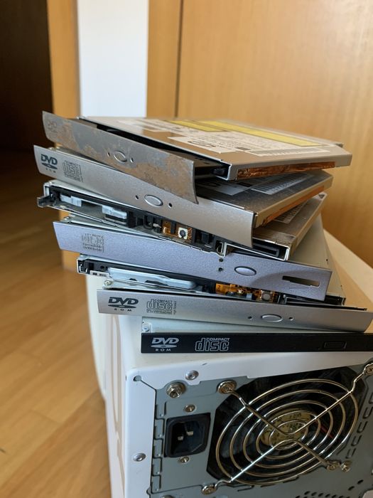 Portable DVD/CD Drive Lot64751415281409123