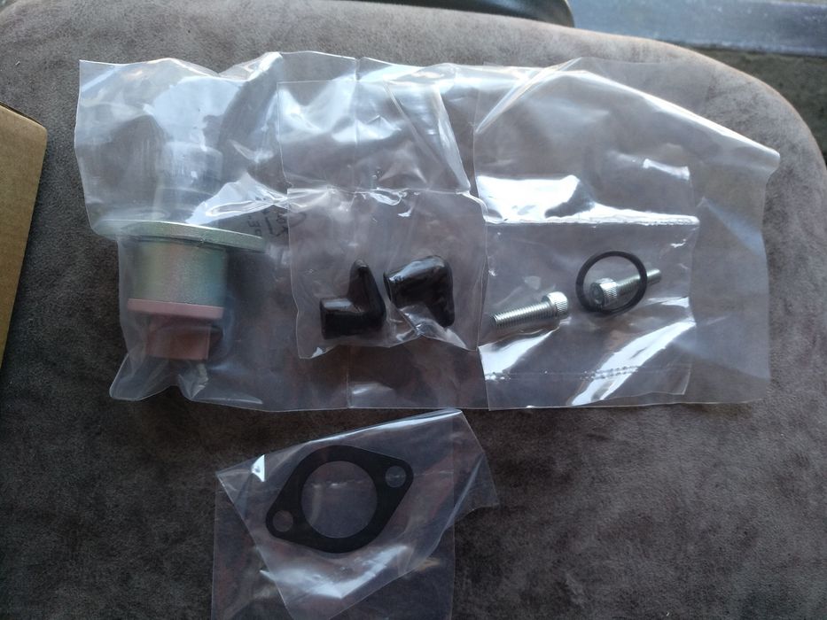 Продам регулятор тиску палива на Opel