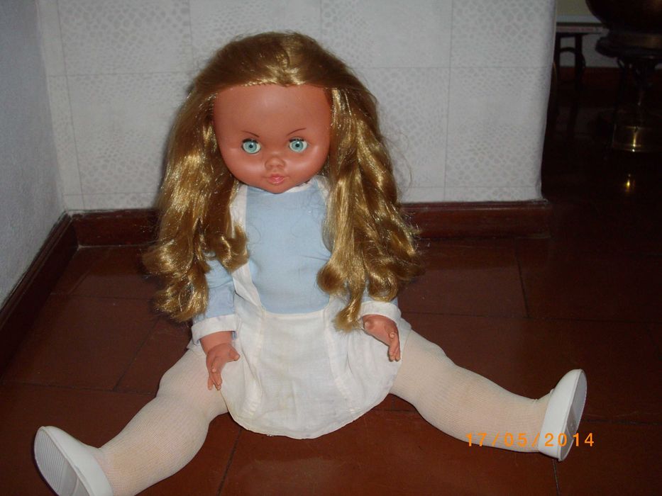 Boneca vestida d, enfermeira , não mando á cobrança