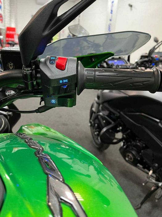 Мотоцикл Bajaj Dominar 400