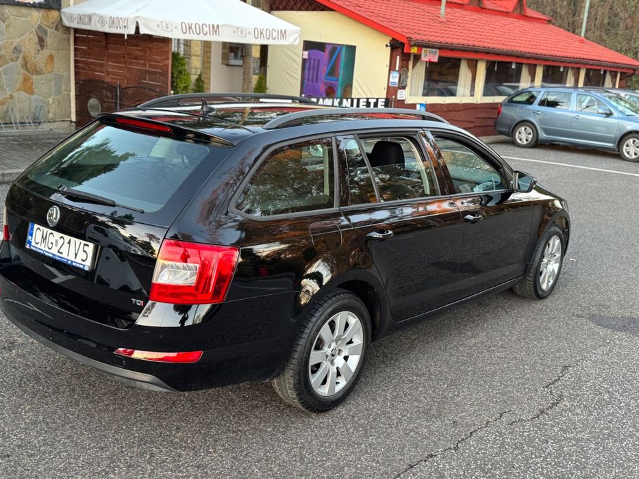 Wypożyczalnia wynajem samochodów Skoda Octavia