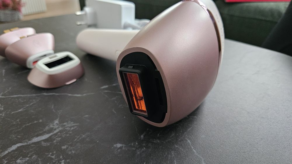 Depilator laserowy Philips Lumea 9900 IPL BRI977/00