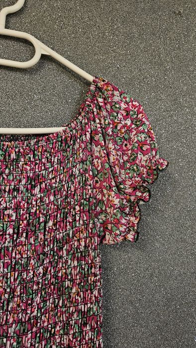 Sukienka w kwiatuszki J&X