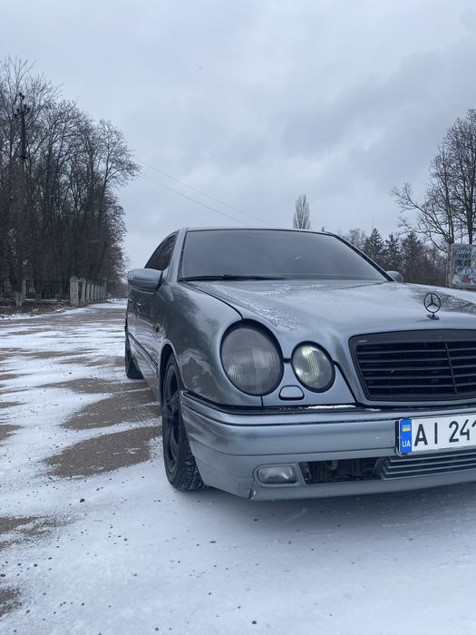 Mersedes 210 е280 бензин