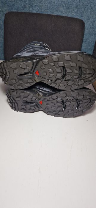 Salomon 41 1/3.        .