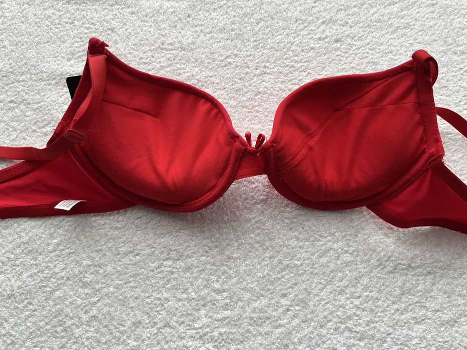 NOWY biustonosz damski 95B z 20 zł na 15 zł