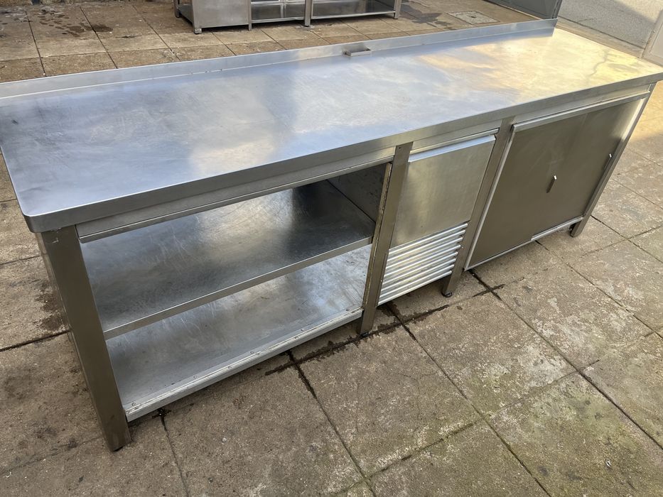 Escaparate em inox liso com portas e gaveta 2.45 mt