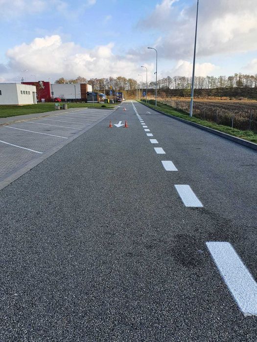 Malowanie parkingów, dróg i garaży. Oznakowanie pionowe, poziome.