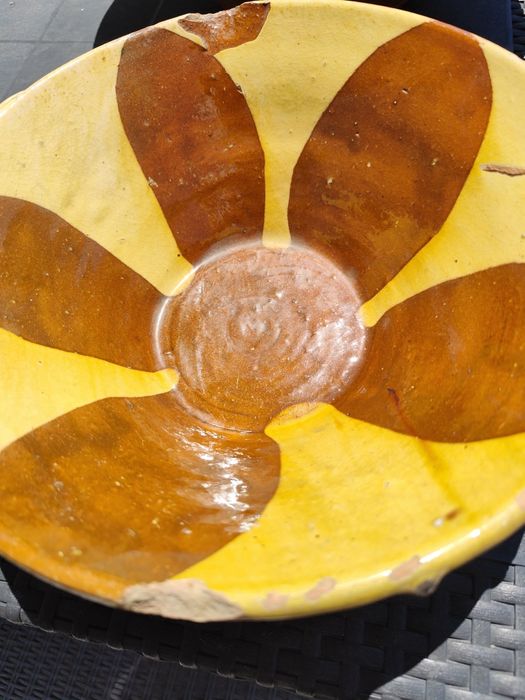 Alguidar muito antigo pintado