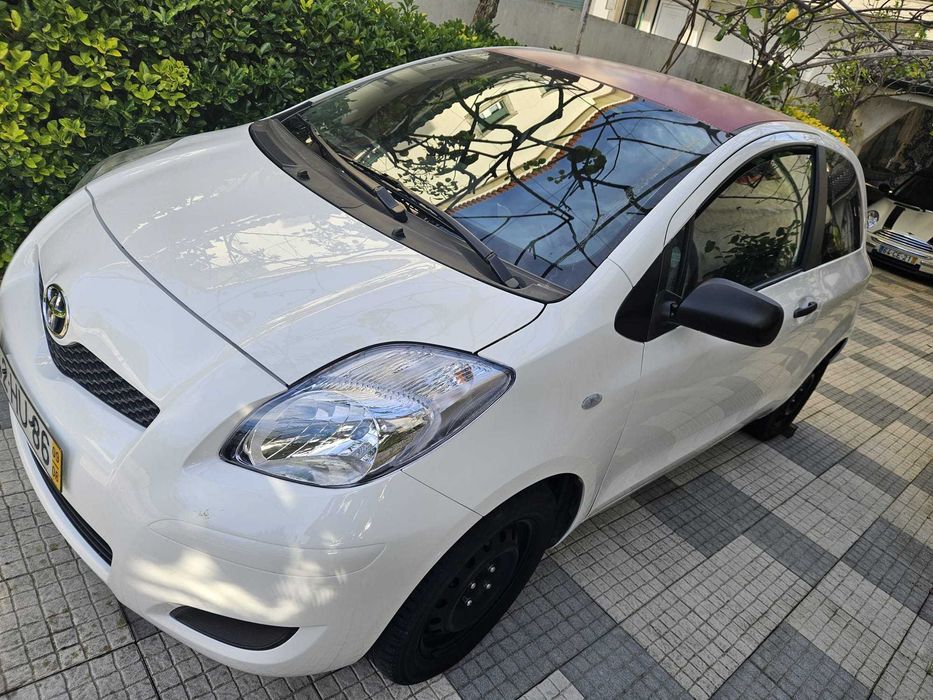Toyota yaris 2 lugares muito bom estado PARTICULAR
