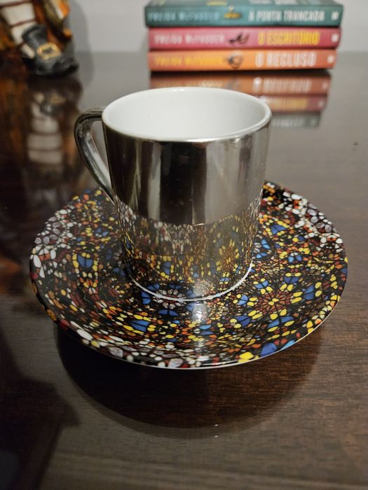 Chavena Café Damien Hirst