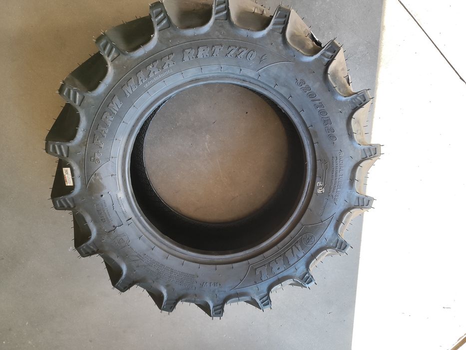 2 pneus de trator novos 320/70R20 MRL - Oferta da entrega