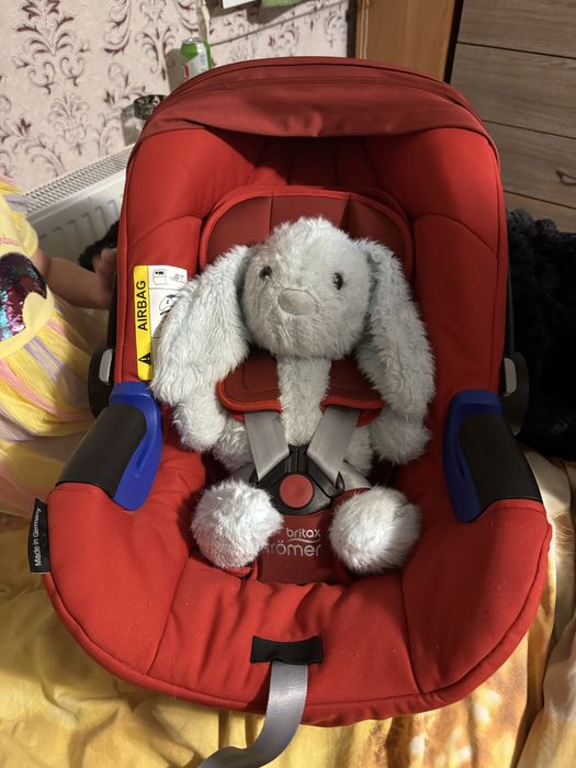 Продам автолюльку 0+