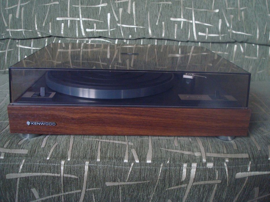 Продам проигрыватель пластинок Kenwood