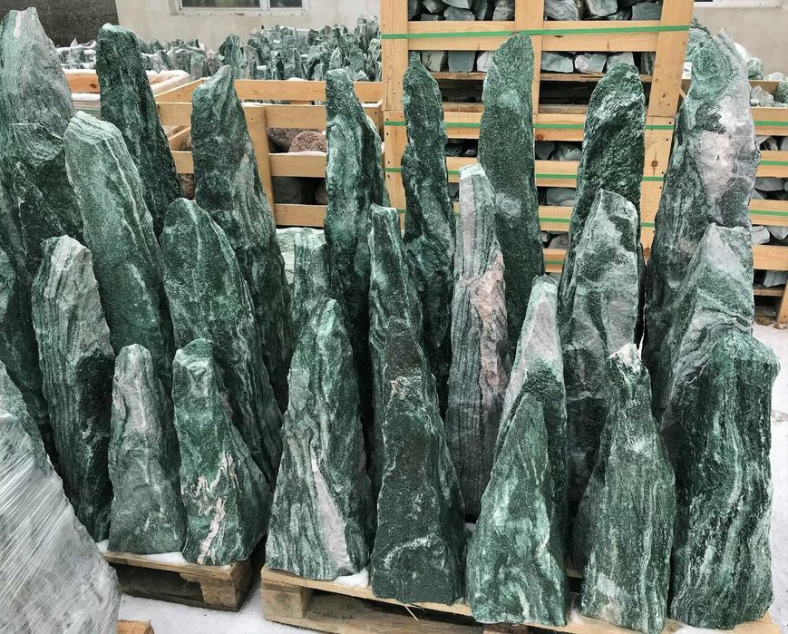 Głazy Monolity Duży kamień , kamień Strzałkowy , Szpilki