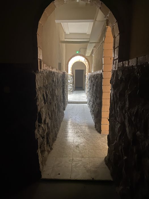 Продається 2-к квартира в центрі Запоріжжя: безпека, тиша та простір!