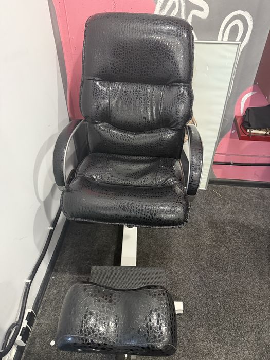 Крісло для педикюра б/у в хорошому стані