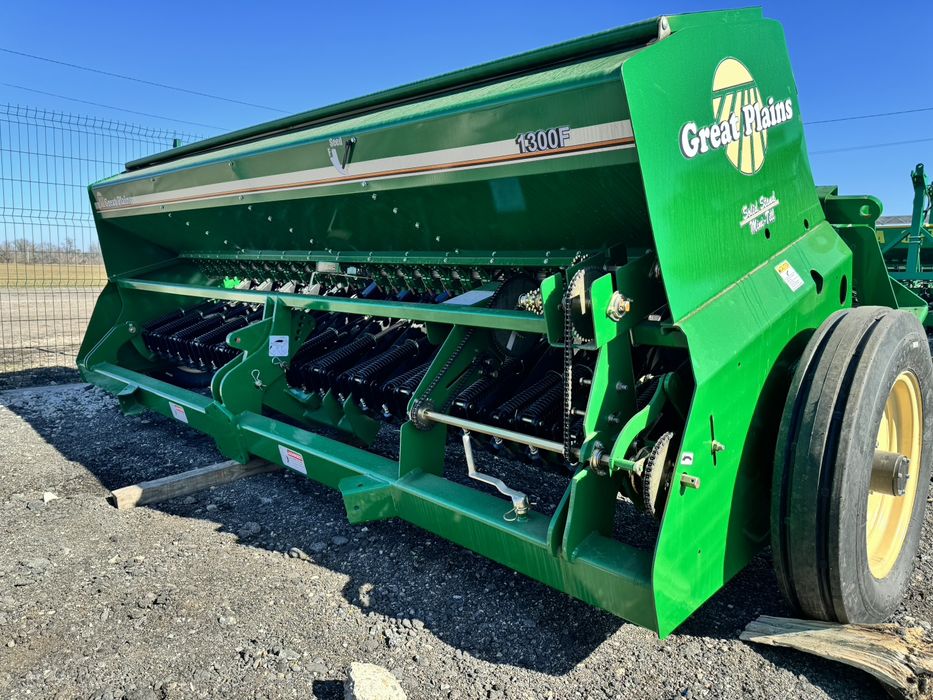 Зернова причіпна сівалка Great Plains 1300F 4метра