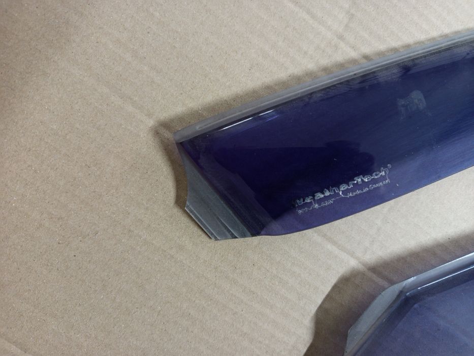 Дефлектор передніх вікон БМВ Ф30, Ф31. F30, F31