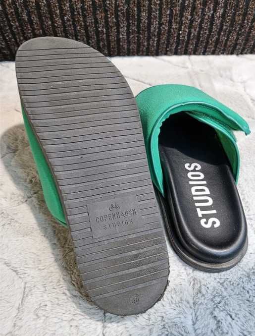 Klapki Copenhagen Studios, 38