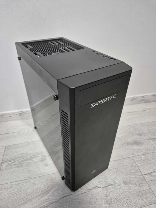 добротний ATX Корпус Corsair 110R