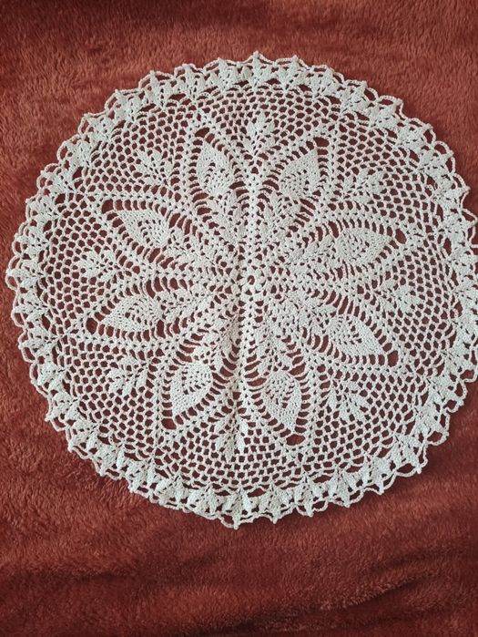 Ozdobna serwetka na szydełku