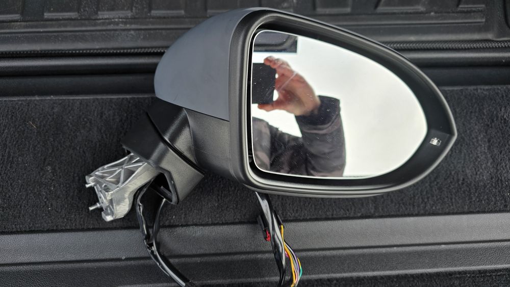 Зеркало правое Volkswagen Passat B8 13pin EU