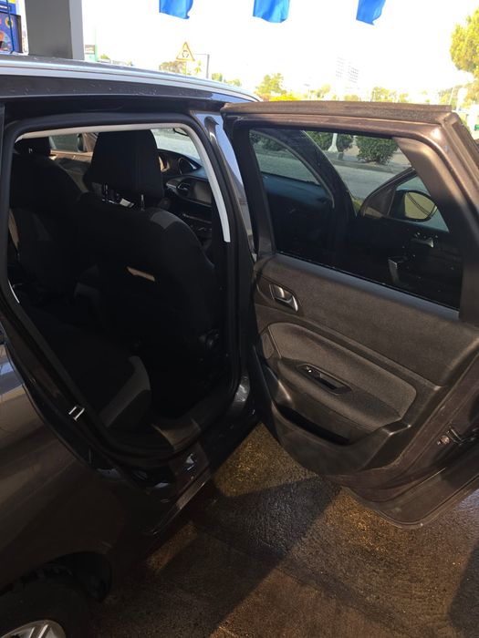 Vende-se Peugeot 308 SW 1.2 PureTech a gasolina (ano 2016)