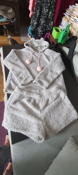 Polarkowa piżama z uszkami Sinsay M/L dla nastolatki