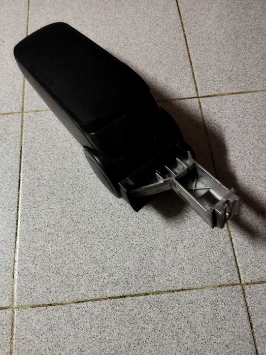 Apoio de braço automóvel