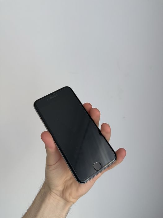 Sprzedam iPhone 6 w dobrym stanie technicznym.