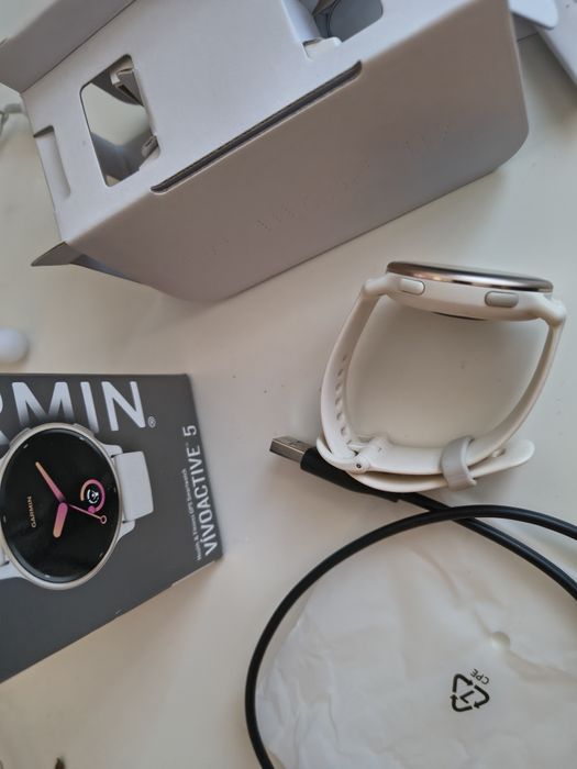 Zegarek sportowy Garmin Vivoactive 5. Nowoczesny