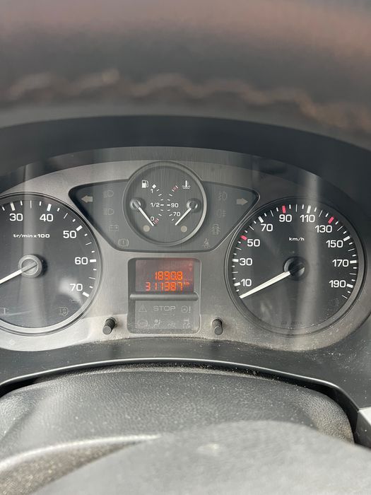 Peugeot partner preta 2009