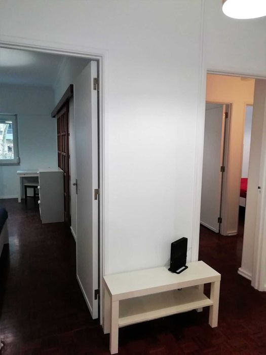 Quarto em apartamento mobilado/equipado-jovens trabalhadores - Benfica