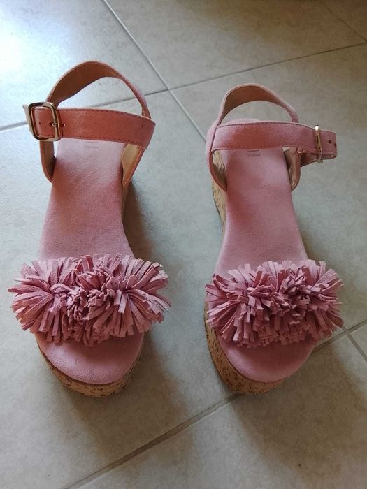 Botas e Sandálias tamanho 37 (novos, algumas opções)