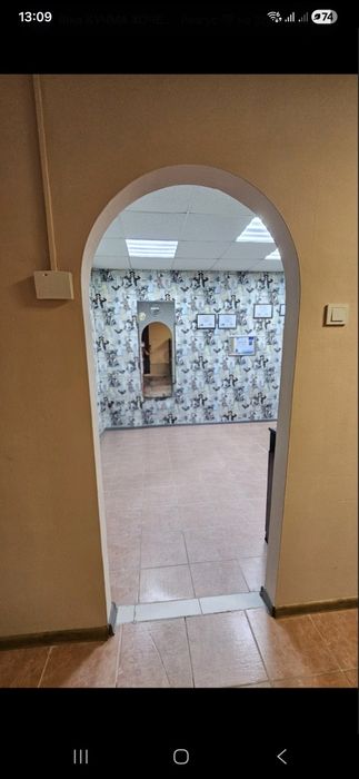 Шара, Найкраща ціііііііна! Фасад, вихід на автобусну зупинку. Оренда б