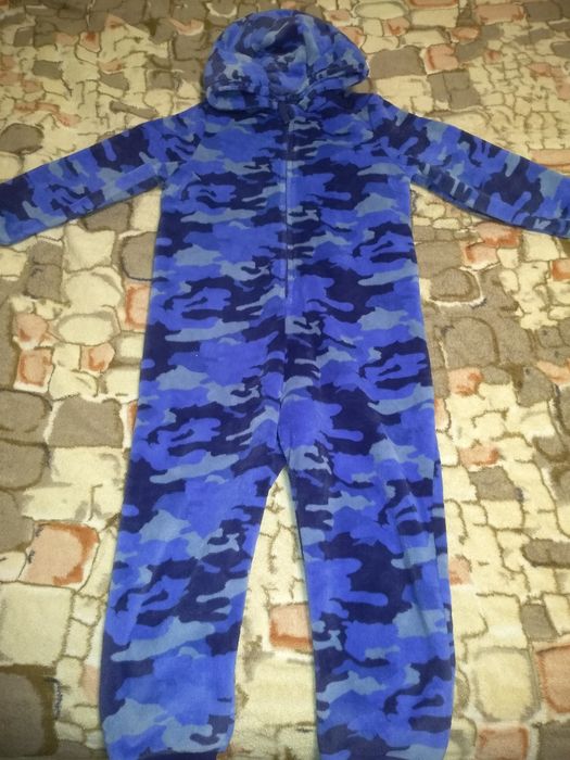 Тепла піжама на хлопчика кенгурушка на 9-10 років