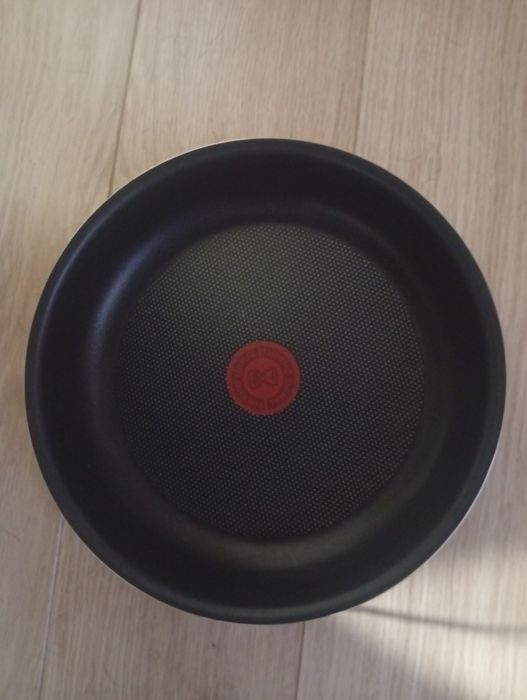 Patelnia Tefal Ingenio Easy On 24cm na kuchnie gazowe i  elektryczne
