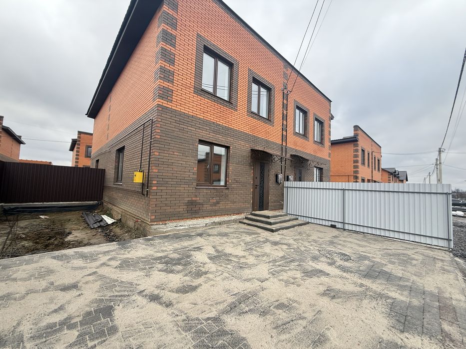 Продам таунхаус з ремонтом