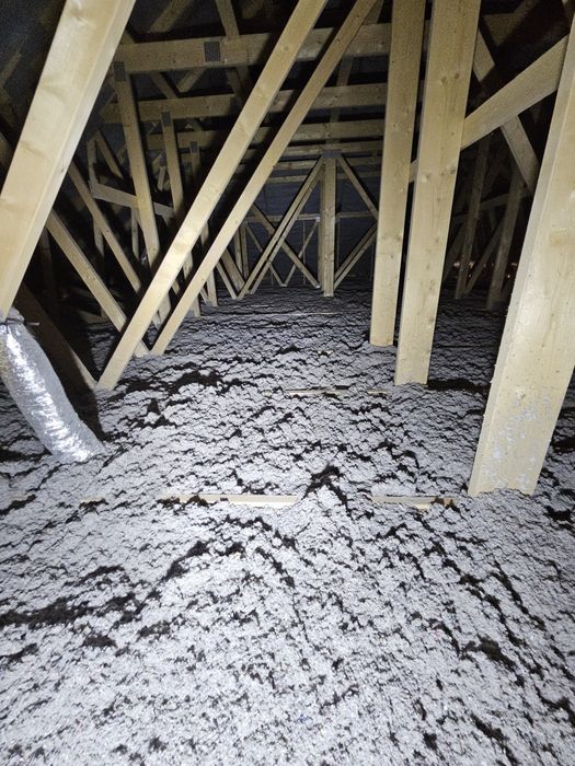 Ocieplenie poddaszy wdmuchiwanie wełny/ PIANA PUR