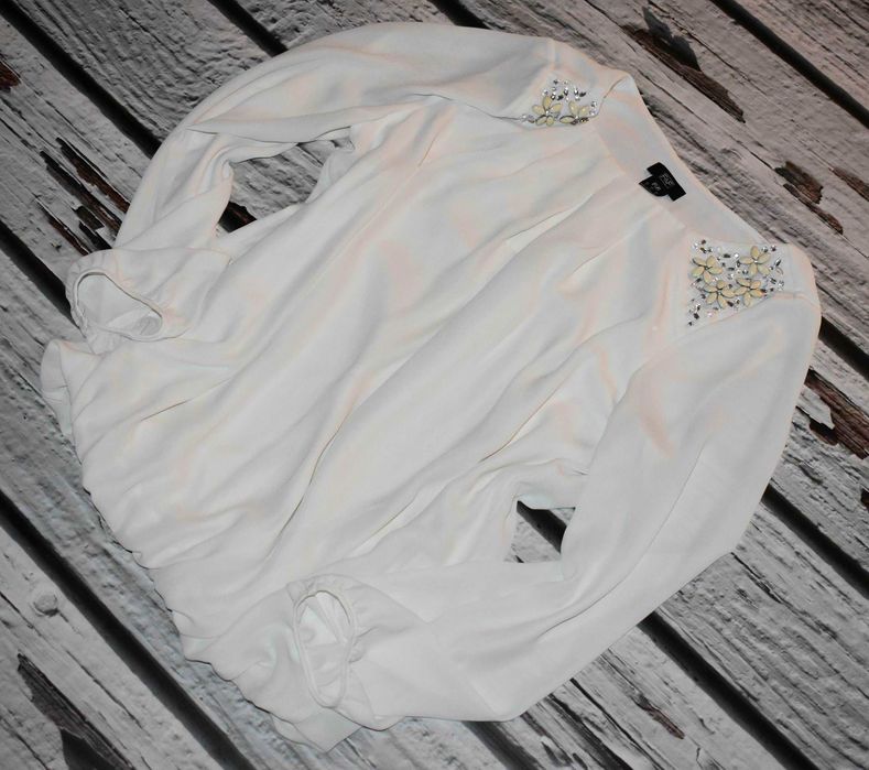 Biala elegancka   bluzka  F&F, rozmiar 44