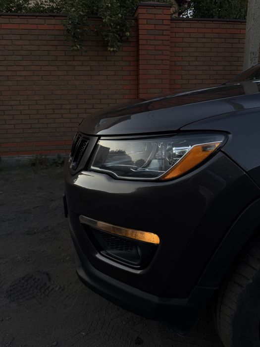 Продам Jeep Compass